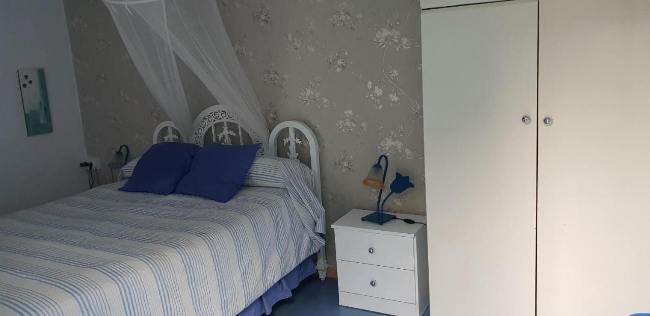 En Finca Las Dunas Dos Chalets Con Jacuzzis En Primera Linea De Playa , Uno De 4 Dormitorios Y Otro De 2 Dormitorios, Llama Al Seiscientos Veintisiete Cuatrocientos Diecisiete Trescientos Noventa Y Ocho Rota Exteriör bild