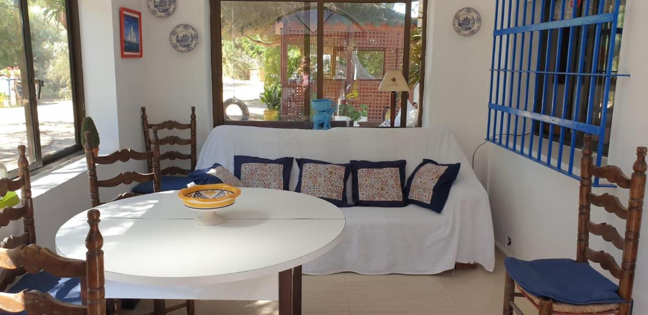 En Finca Las Dunas Dos Chalets Con Jacuzzis En Primera Linea De Playa , Uno De 4 Dormitorios Y Otro De 2 Dormitorios, Llama Al Seiscientos Veintisiete Cuatrocientos Diecisiete Trescientos Noventa Y Ocho Rota Exteriör bild