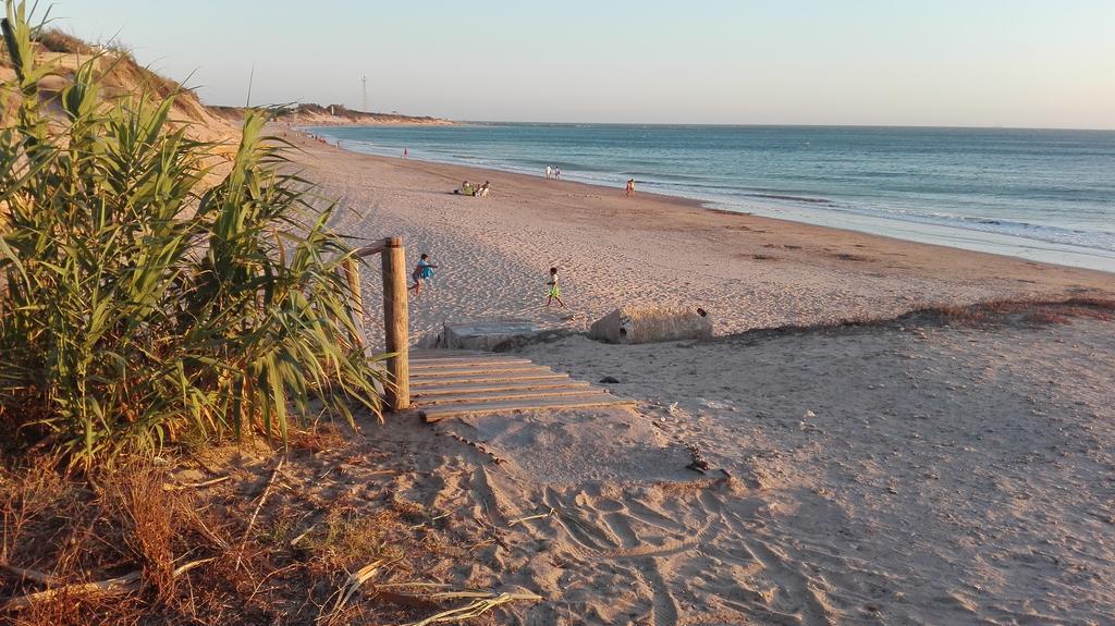En Finca Las Dunas Dos Chalets Con Jacuzzis En Primera Linea De Playa , Uno De 4 Dormitorios Y Otro De 2 Dormitorios, Llama Al Seiscientos Veintisiete Cuatrocientos Diecisiete Trescientos Noventa Y Ocho Rota Exteriör bild